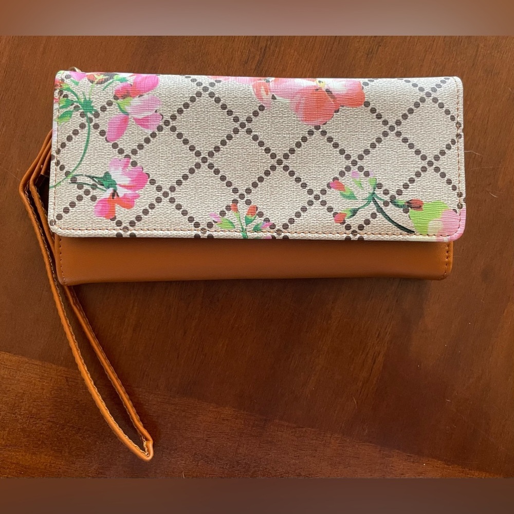 Floral Tan and Cream Women's Clutch
